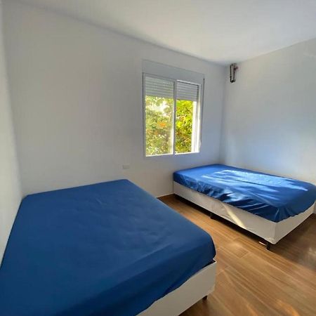 Apartamento Guaruja Pitangueiras 50 Metros Da Praia. Kültér fotó